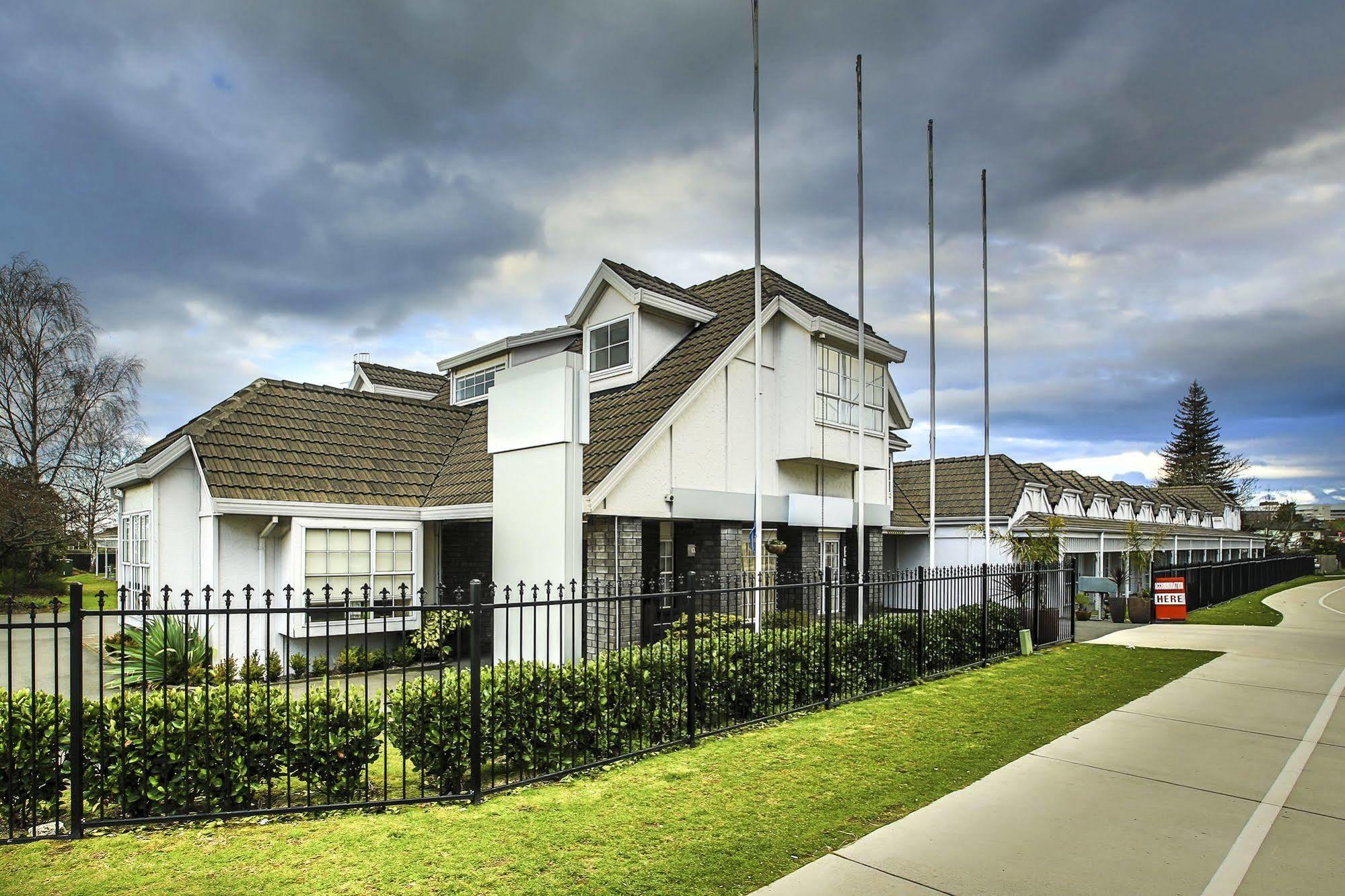 Lake Rotorua Hotel Exterior photo